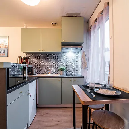 Le Ferrer - Wifi - Netflix - Free Parking - Metro Apartment Lille
