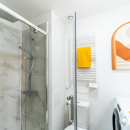 Apartment Le Ferrer - Wifi - Netflix - Free Parking - Metro Lille