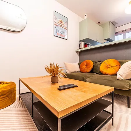 Le Ferrer - Wifi - Netflix - Free Parking - Metro Apartment Lille